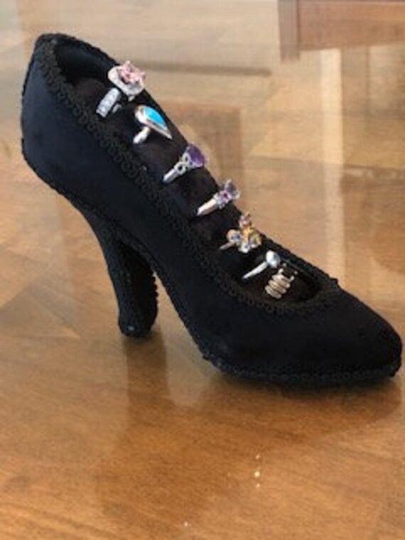 High heel shop ring holder