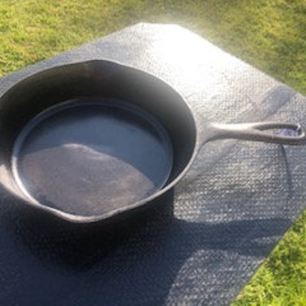 Frying Pan-Montgomery Wards Cast Iron Skillet- Seasoned and very nice