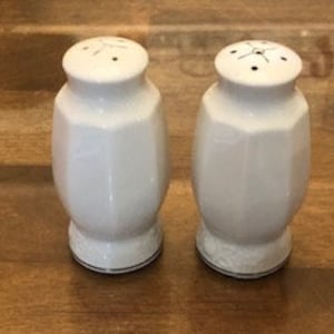 Salt and Pepper Shakers - Porcelain S&P Shakers - 22k Gold Paint Trim Painted . Vintage Japan .