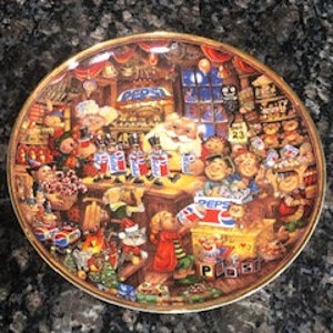 Christmas Holiday Plate: Franklin Mint fine porcelain PepsiCo limited edition - Santa&#39;s Pepsi-Cola Workshop -1995 Christmas Holiday Plate