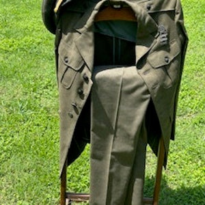 Military : USMC WWII era Dress Uniform - Hat-wool Coat- and wool Trousers. Vintage .