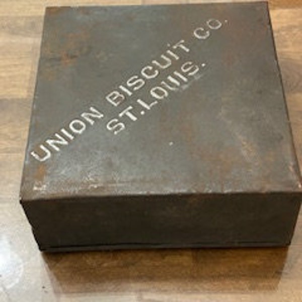 Antique : Union Biscuit Co. metal biscuit box - Pat'd 1921