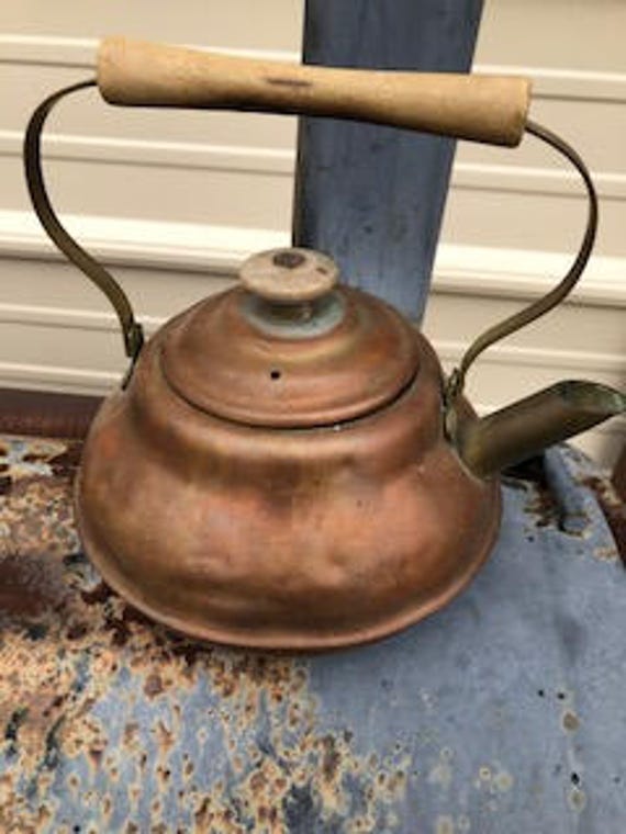 Copper Tea Pot : Vintage  Copper Tea Pot. Wood  ha