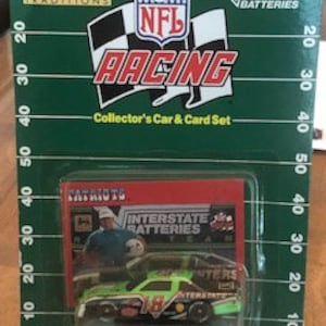 NFL Racing - Motorsports Tradition &quot; Patriots&quot; - Dale Jarrett #18 Interstate Batteries  NASCAR Collector&#39;s Car and Card Set
