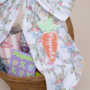 Personalisierter Osterkorb Anhänger: Acryl Karotte Namensschild