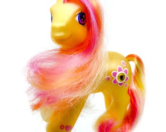 My Little Pony Gem Blossom Jewel Ponies G3 2004 MLP Vintage Horse Yellow Pink
