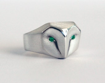 Owl Ring With Emerald eyes, Barn owl sterling silver ring, green  emerald eyes, Owl Jewelry, bird of prey, Christmas gift