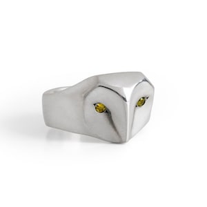 Owl Ring, yellow Sapphire Eyes, graduation gift, barn owl, animal jewelry, silver owl, owl jewelry, yellow eye, owl ring, Christmas gift