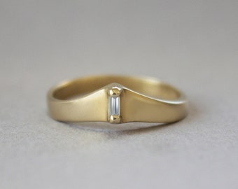Anillo de corona de oro baguette