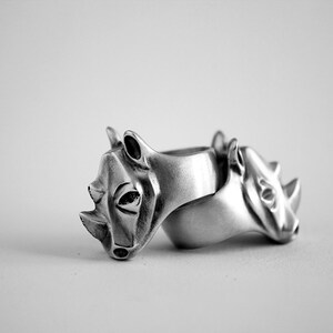 Rhino Ring with Amethyst eyes, Rhinoceros silver jewelry, unisex rhino ring, Purple eyes, Christmas gift image 4