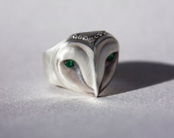 Barn Owl Ring with a Diamond Crown