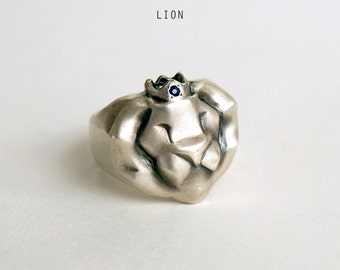Lion totem ring with blue sapphire, Lion sterling silver ring, Lion Head Ring, Animal ring, lion jewelry, Christmas gift