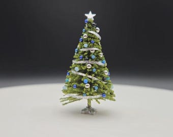 Árbol de Navidad a escala 1:48 en azul y plata