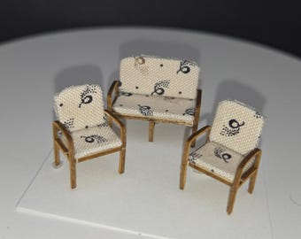 Juego de sillas y banco de oficina terminado a escala 1:48