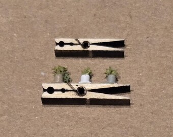 1:48 Wooden Clothespin Shelves in 2 sizes with potted plants KIT