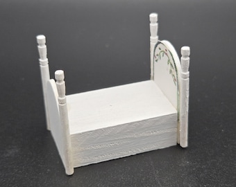 1:48 scale bed white 4poster, quilted or yellow,