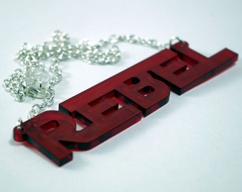 Rebel Lasergesneden woord ketting acryl