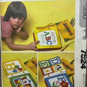 McCall's 7524, Alphabet-Lernbuch, Blaue Transfers, Stoffherstellung, Vintage-Buch, ungeschnittenes Schnittmuster