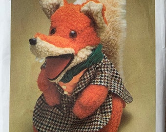 Style 2015, Basil Brush Glove Puppet, Fox Puppet, Approx 14 In High, Contrast Fabrics, Dated 1977, Uncut Sewing Pattern