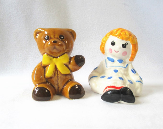 AVON Vintage Raggedy Ann and Teddy Salt & Pepper Shaker Set, Hand