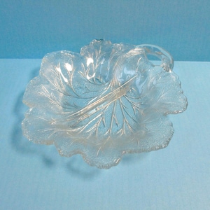 Vintage Leaf Shaped Divided Relish Dish with Handle, Pretty Details, Clear Glass Serving Piece, Two Section Glass Nappy Dish