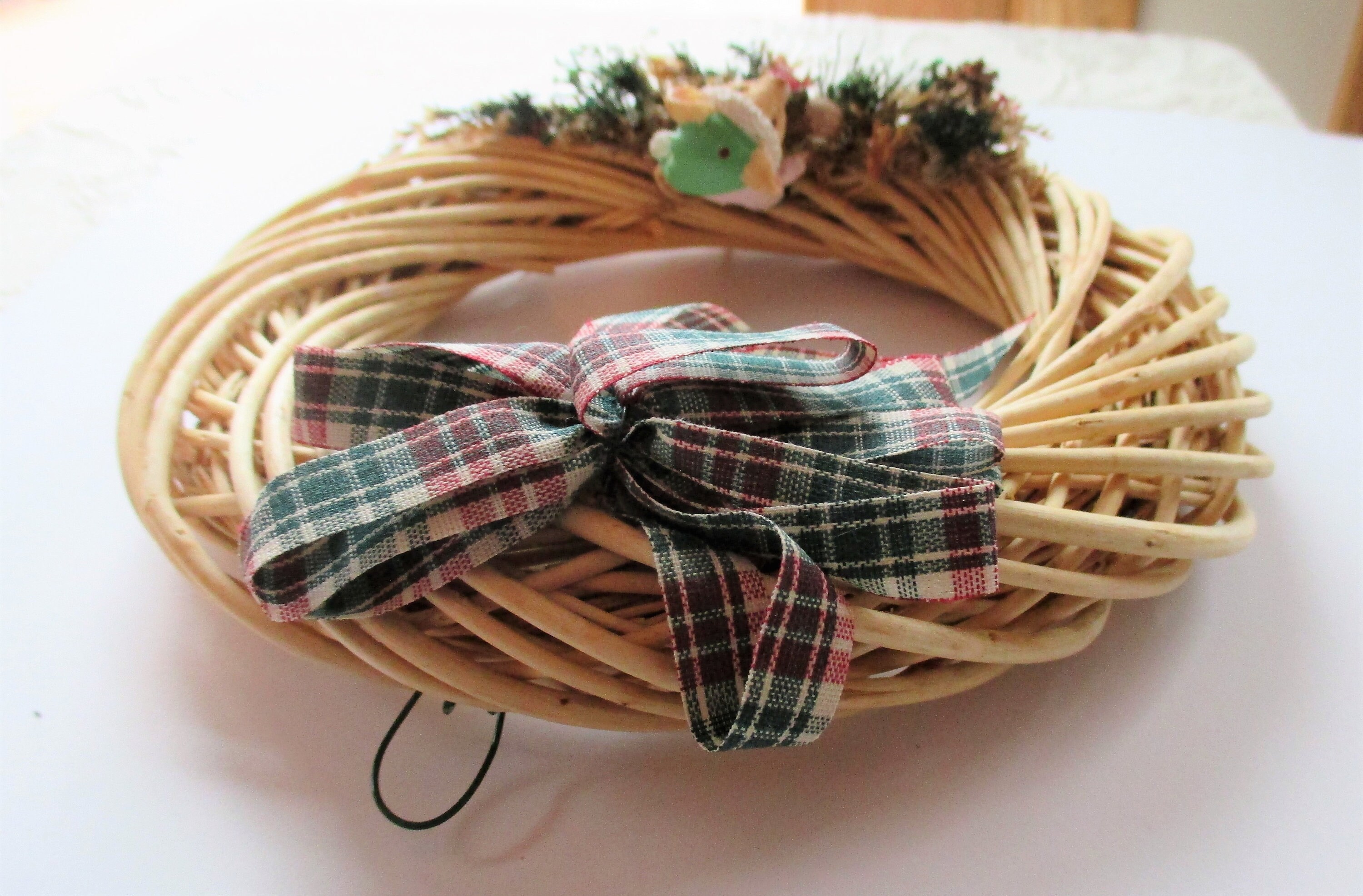 Woven Wreath With Plaid Bow and Reindeer Mouse Figurine Hand | Etsy