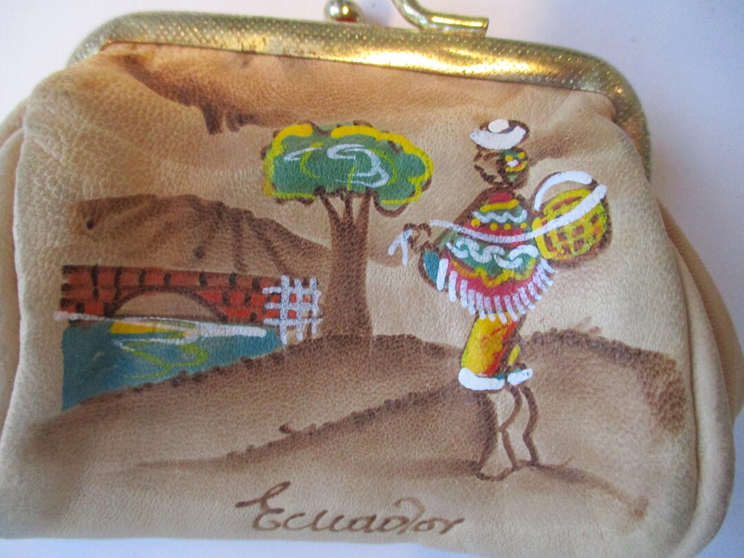 Vintage Ecuador Leather Coin Purse: Hand-painted Folk Art Kiss