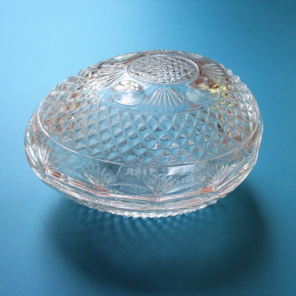 Fostoria Lead Crystal Avon Mother's Day 1977 Egg Trinket Holder, Glass Egg, Vintage Fostoria Covered Glass Container Egg Dish, Collectible