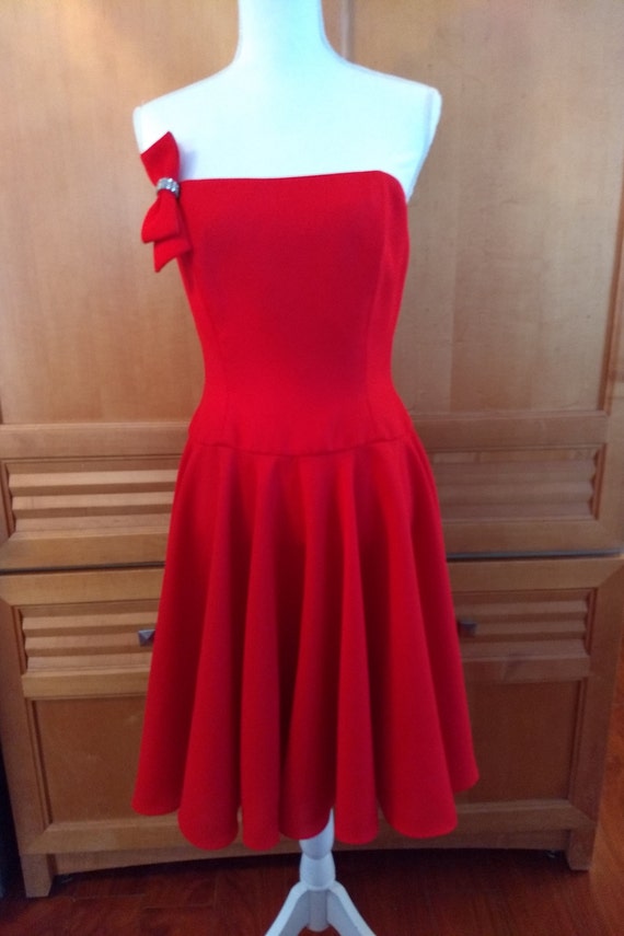 Darling Red swing dress - image 7