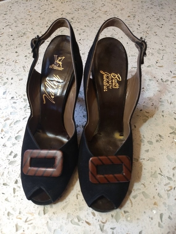 Fabulous 40s suede open toe shoes. Sz. 7