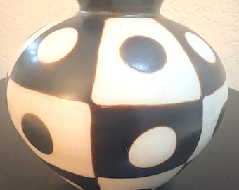 Valeriano Paz Signed Chulucanas Folk Art Handmade Vase from Peru