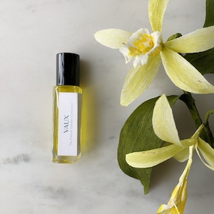 Vaux Perfume Oil | Coconut, Cardamom, Vanilla | Natural, Botanical Jojoba Oil Roll-On | Sweet Gourmand Parfum