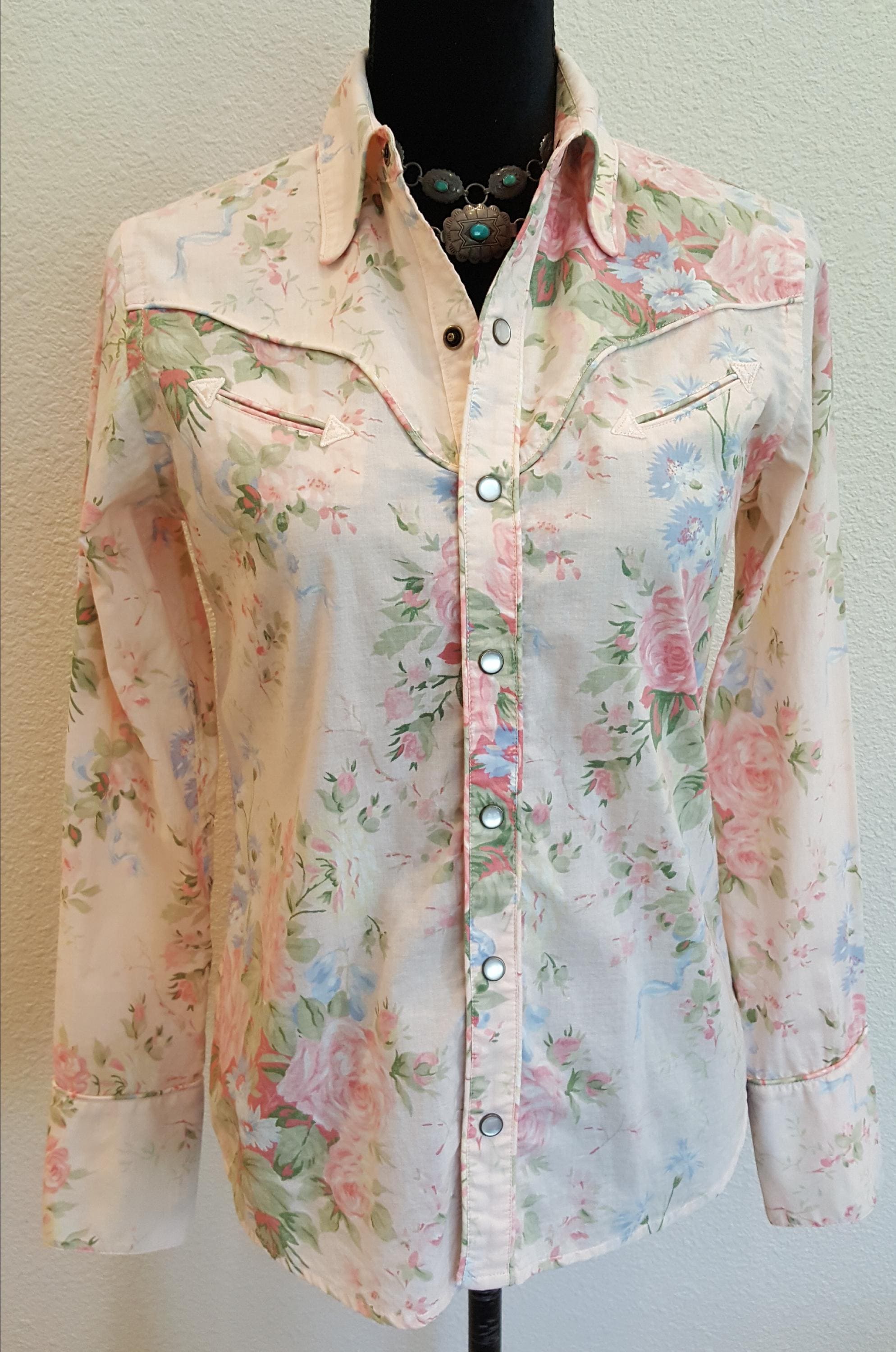 シャツ+ブラウス(長袖+七分) VINTAGE - Flower Embroidered Sheer Design Shirt Vintage 90s sheer lace blouse, Long sleeve floral pattern
