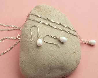 Set di gioielli con opale bianco / Orecchini e collana da sposa a goccia singola / Gioielli in argento sterling