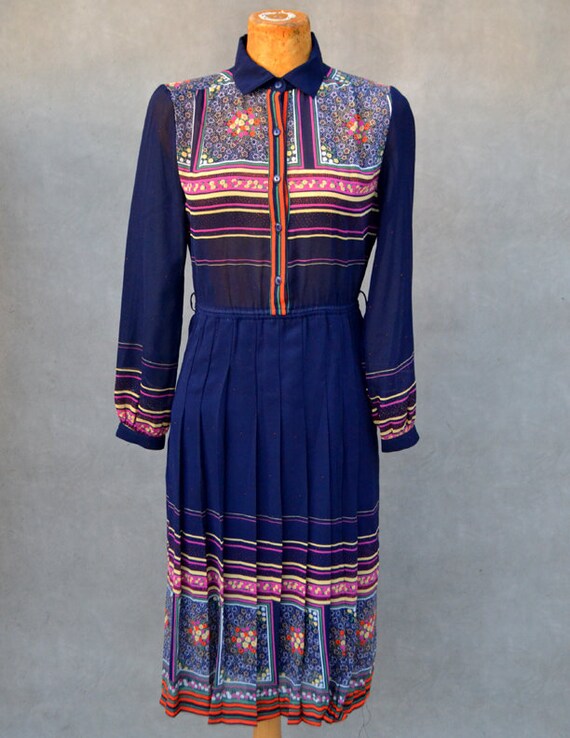 Adorable Long Sleeve Dress - image 2