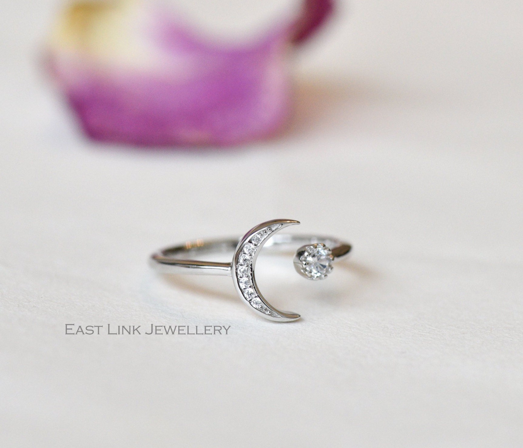 【MNML】EMBOSSED STAR STERLING リング MNML Embossed Star Sterling Silver Ring 9 - 16 requests