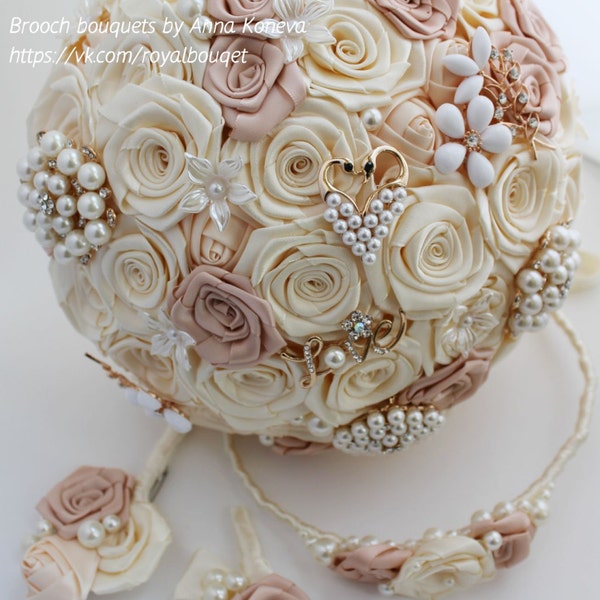 Beach Wedding Brooch Bouquet Ivory and  beige Brooch bouquet  Crystal Pearls Antique Gold bouquet Bridal Broach Heirloom Bridal Broach