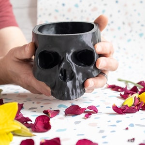 XL Black Skull Plant Pot - Skull Planter - Human Skull Plant Pot  - Gothic Home - 3D Printed Skull - Spooky Skull - Extra Large Skull