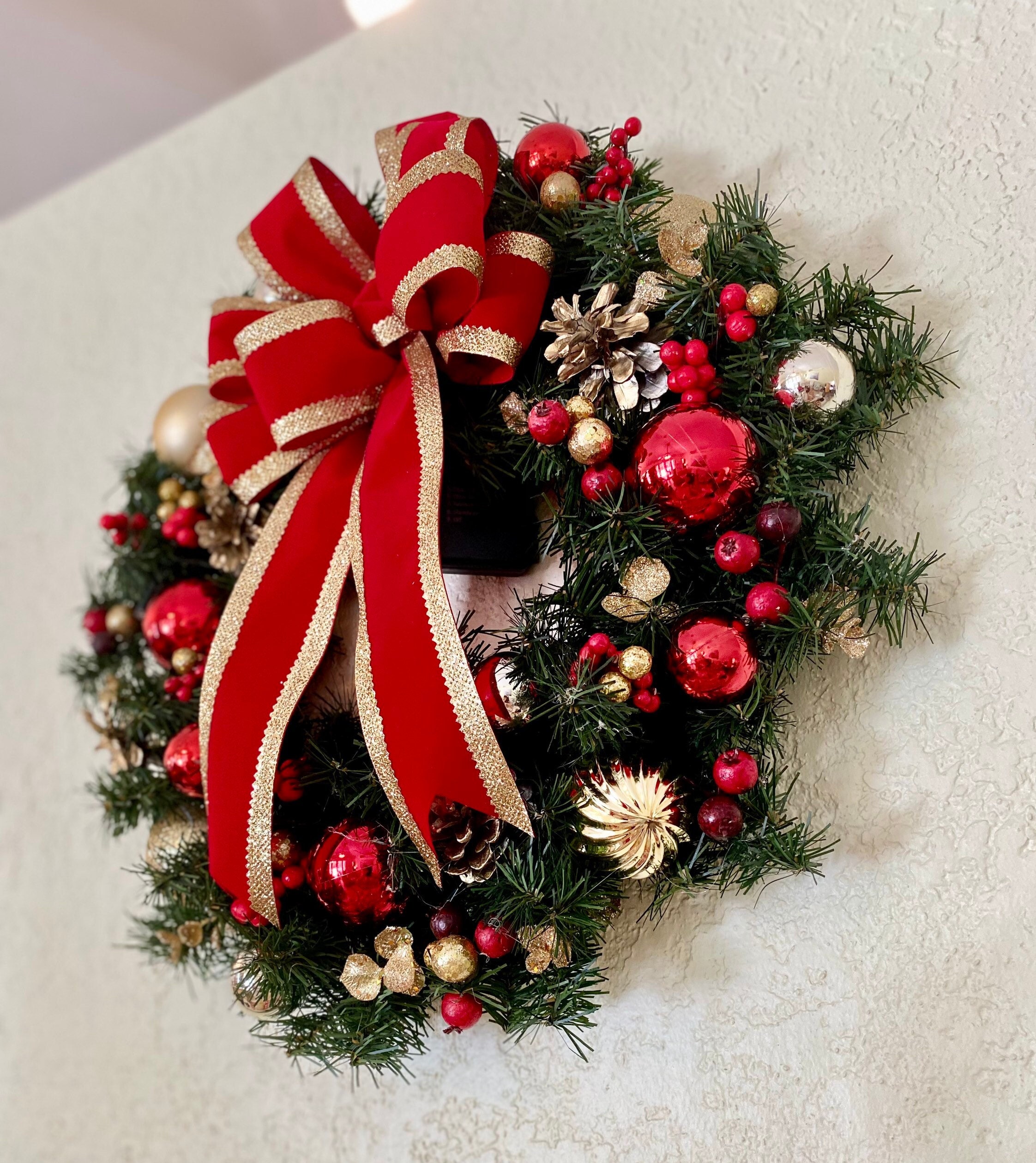Red and gold christmas wreath Clearance