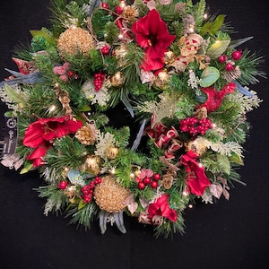 50% OFF Beautiful Wreath Signature Design. Luxury Amaryllis Christmas Wreath, Red,  Artificial Wreath, 24 &quot; LED cordless light