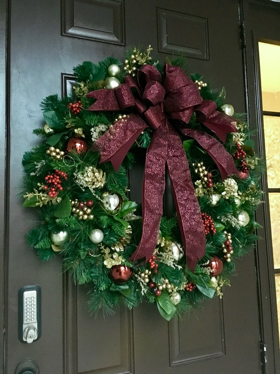 Lighted Outdoor Battery Operated Holiday Wreath With Auto Timer Outdoor Lighting Ideas