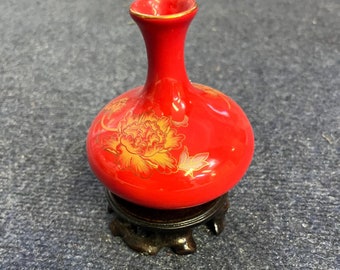 Pretty Small Porcelain Asian Vase with Gold Trim and Stand