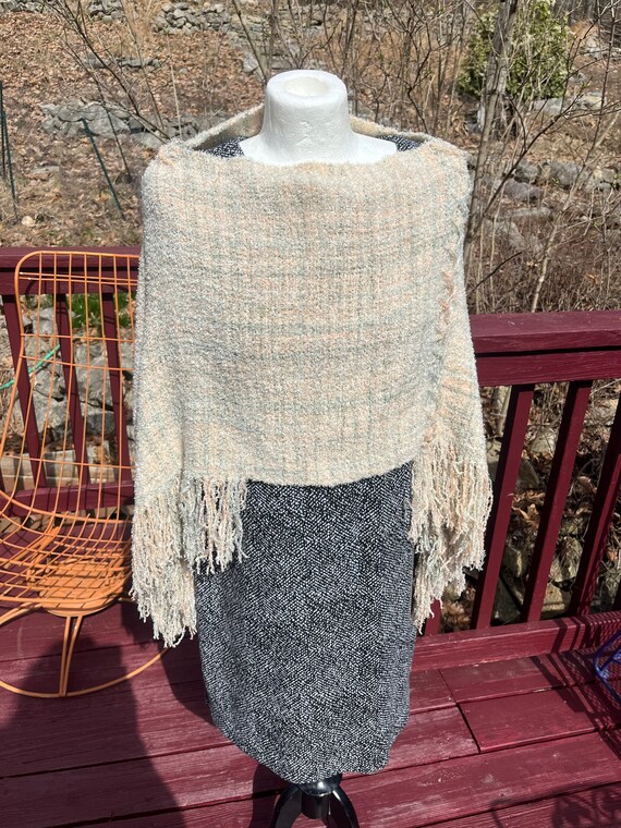 Pretty Wool Vintage Pink and Gray Shoulder Wrap