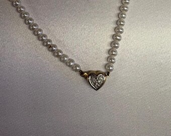 Vintage Fortunoff 1999 Pearl  Necklace w / Gold Heart Pendant