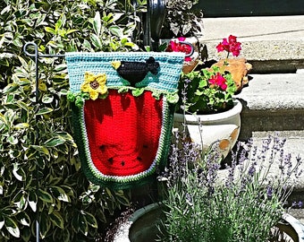 Crochet Garden Flag: Summer Decor