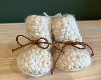 Crochet cream baby booties with leather ties  neutral coming home set