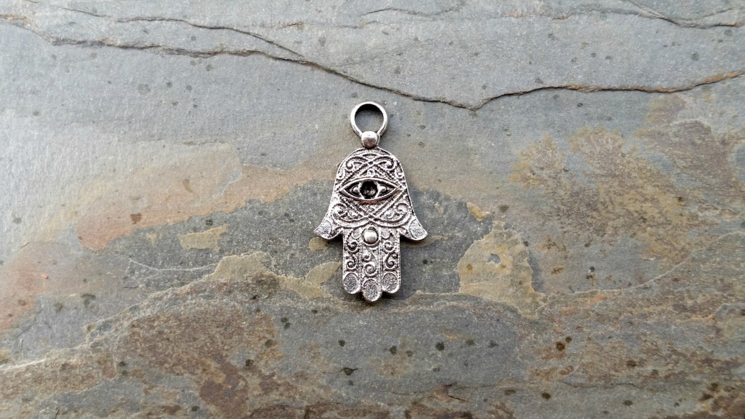 Hand charm with eye Clearance