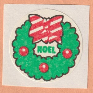 Sticker vintage tendance mat à gratter et à renifler Couronne de Noël Clou de girofle Non TM