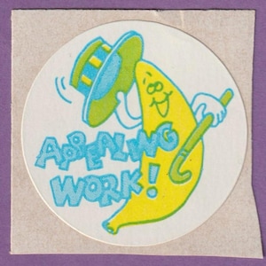 Seltener Vintage TREND Matte Scratch & Sniff Sticker BANANA ansprechende braune Rückseite