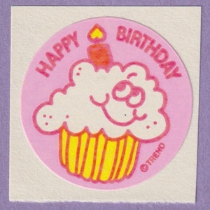 Sticker vintage tendance mat à gratter et à renifler CUPCAKE